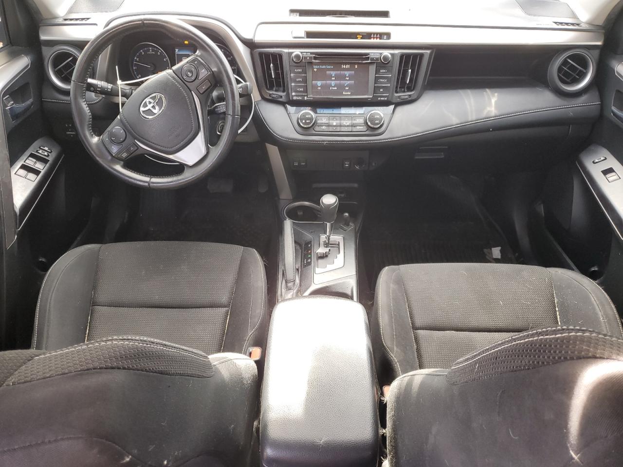2017 Toyota RAV 4 - Image 8