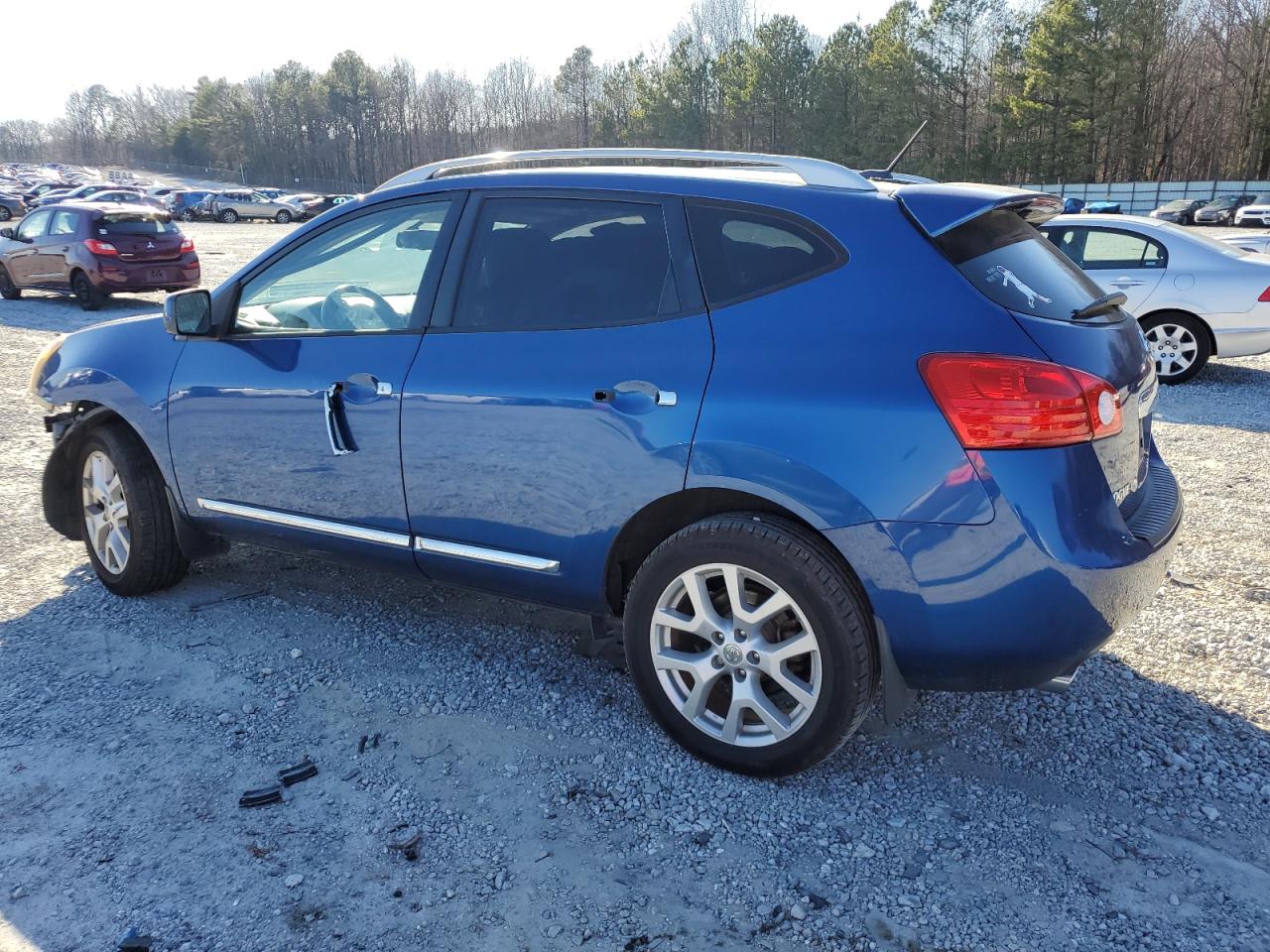 2011 Nissan Rogue - Image 2