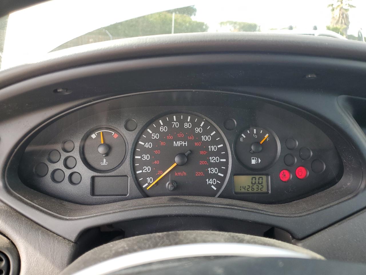 2001 Ford Focus - Image 9