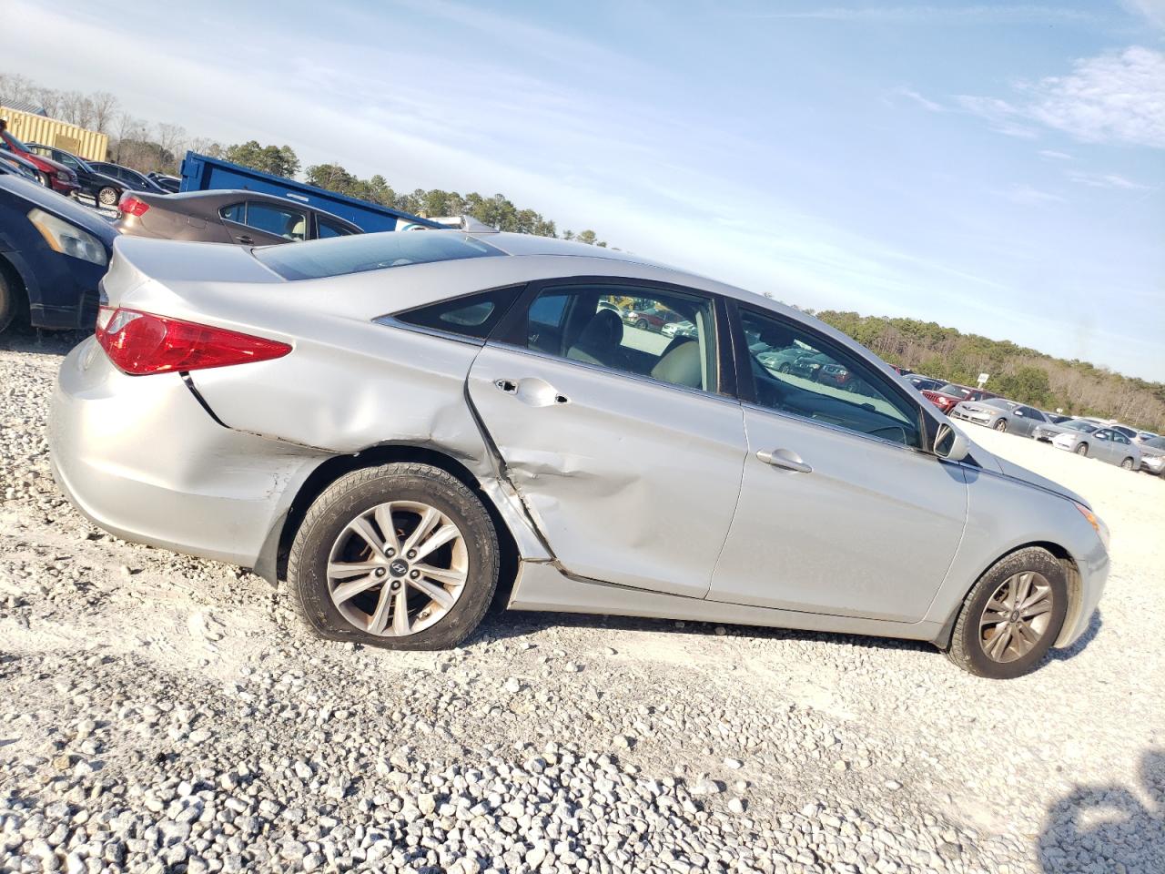 2013 Hyundai Sonata - Image 3