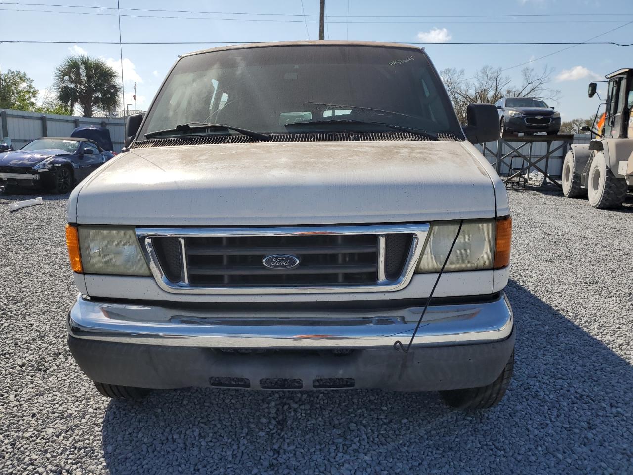 2005 Ford Econoline - Image 5