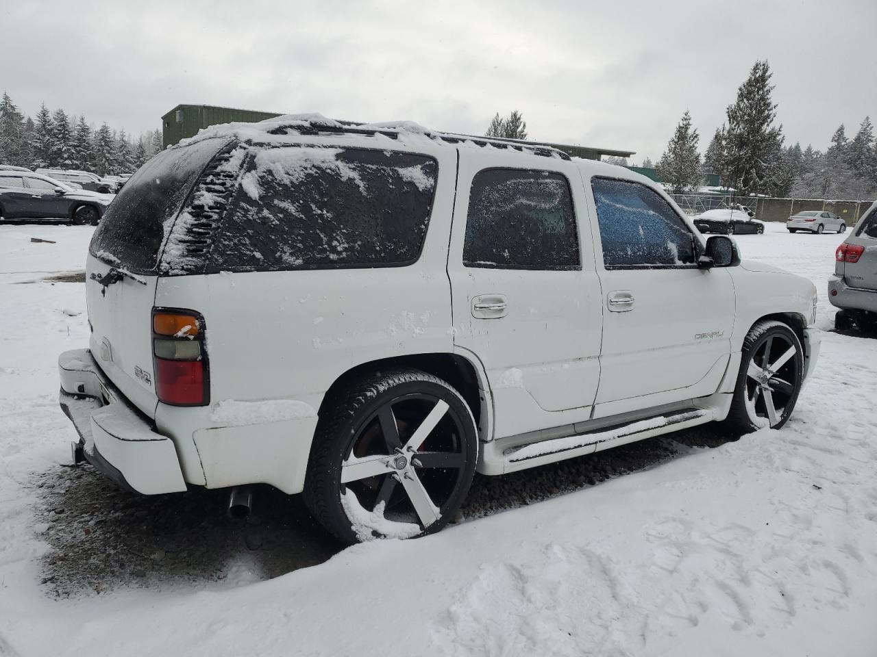 2005 GMC Yukon - Image 3