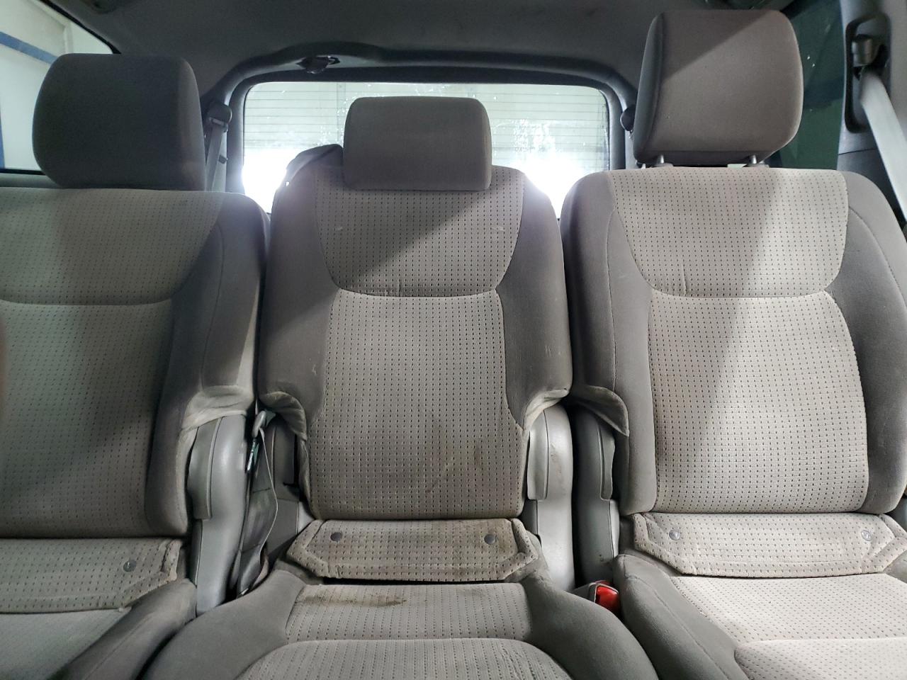 2009 Toyota Sienna - Image 10