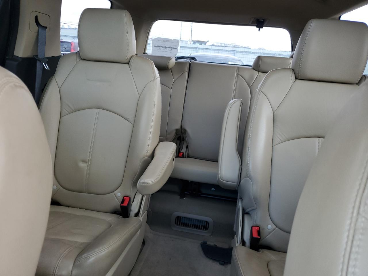 2011 GMC Acadia - Image 10