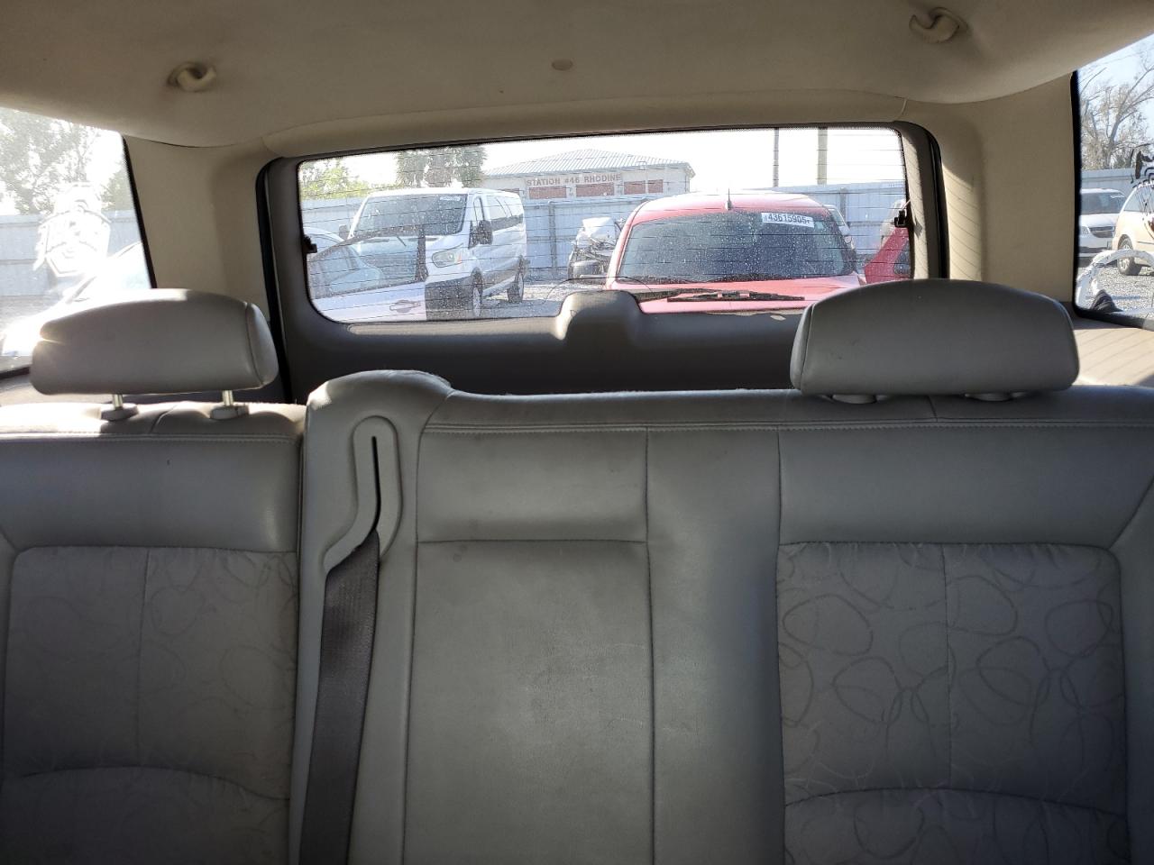 2005 Saturn VUE - Image 10