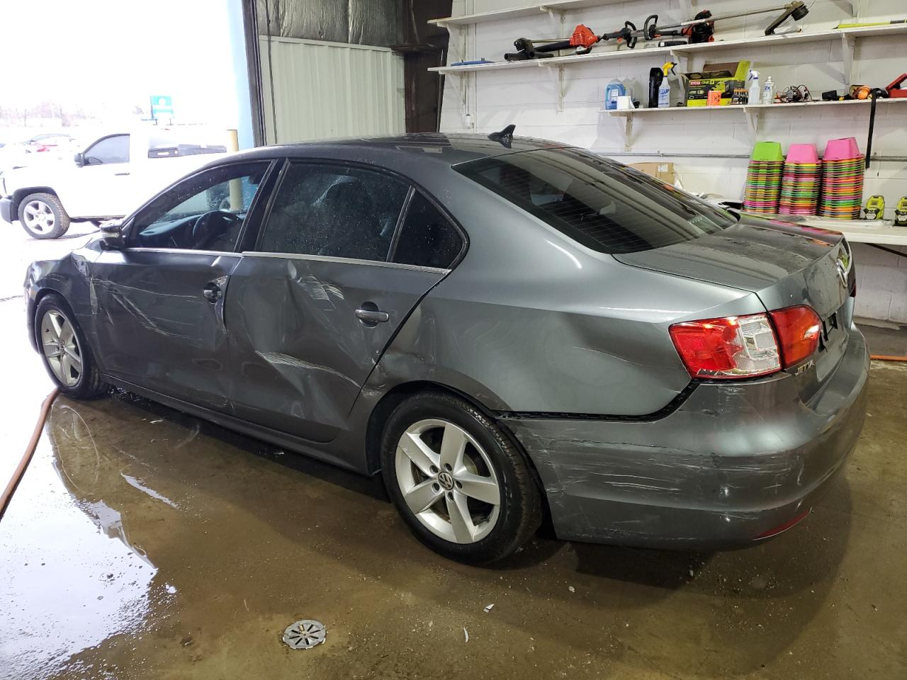 2014 Volkswagen Jetta - Image 2