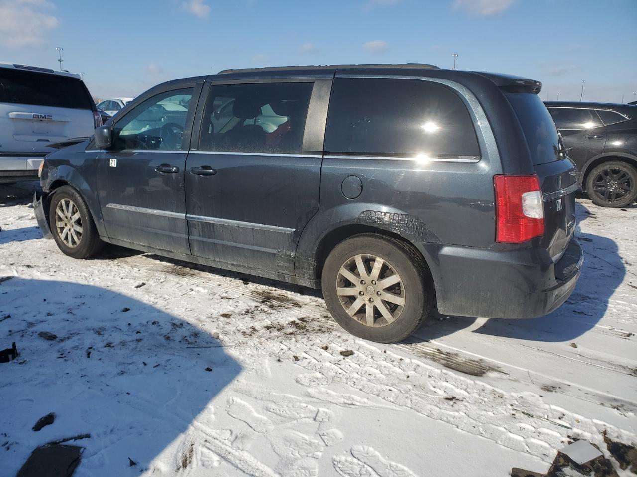 2014 Chrysler Town & Country - Image 2
