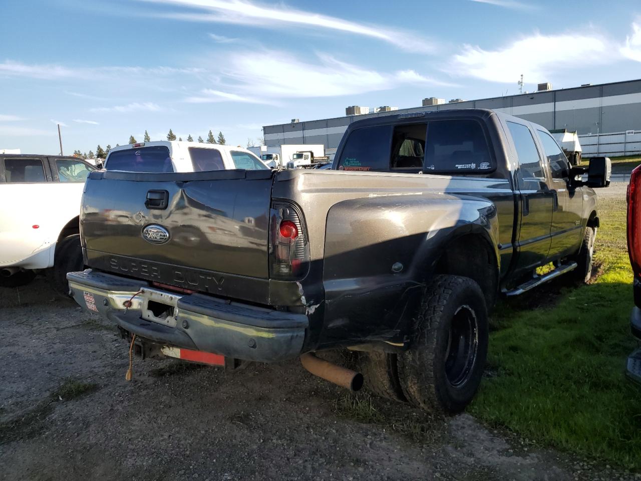 2006 Ford F350 - Image 3