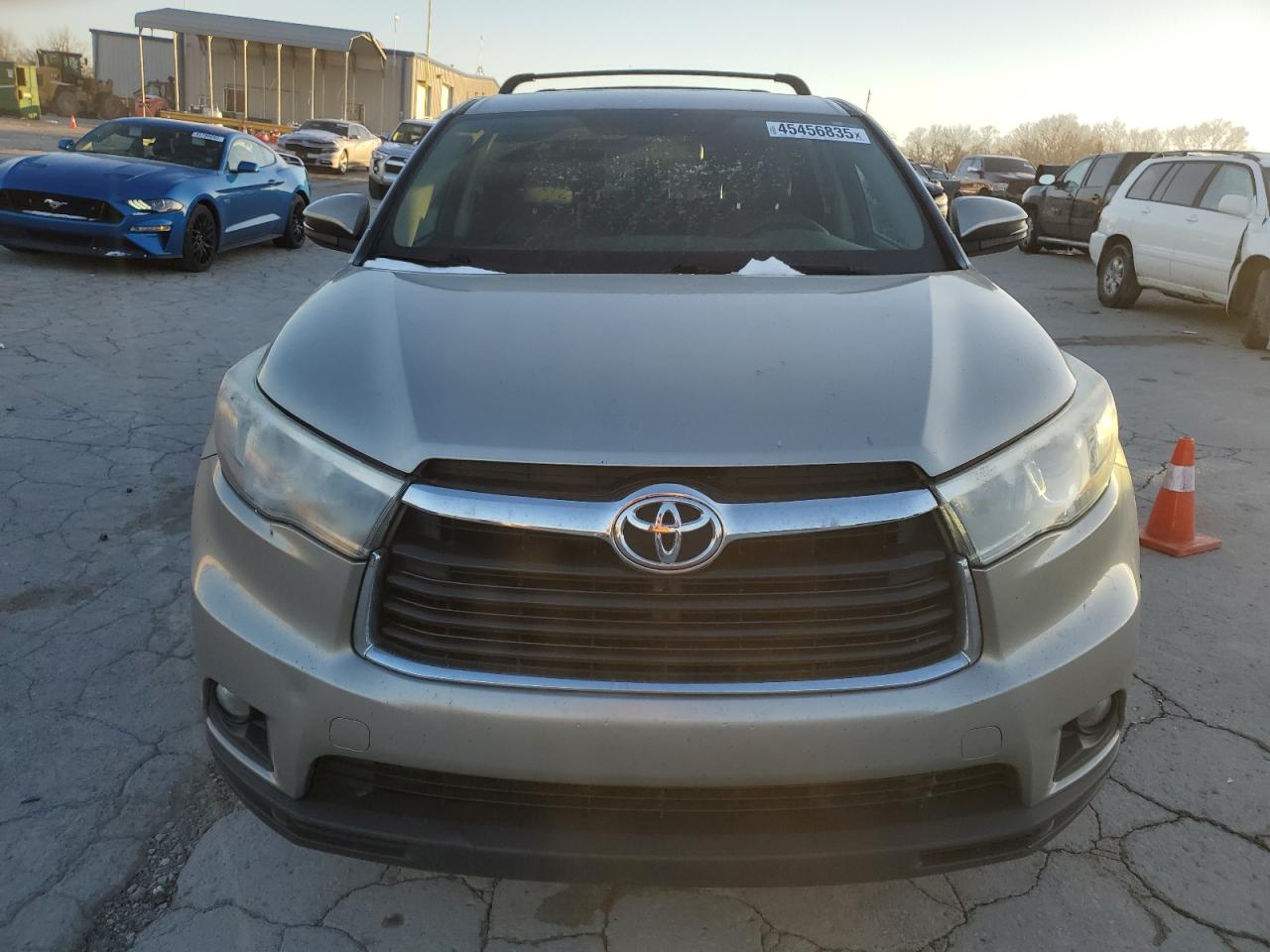 2015 Toyota Highlander - Image 5