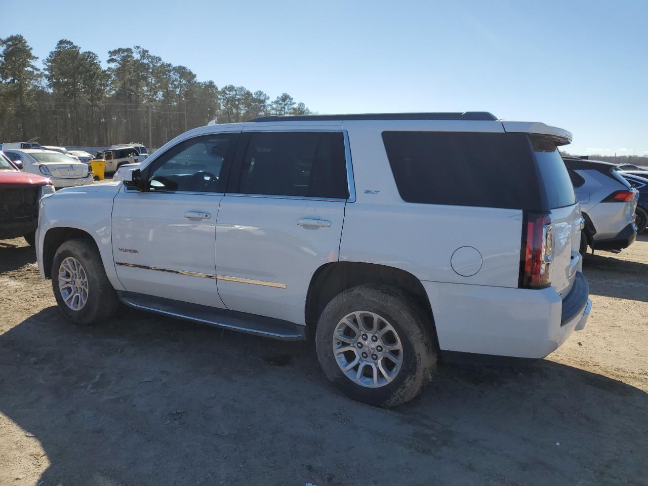 2017 GMC Yukon - Image 2