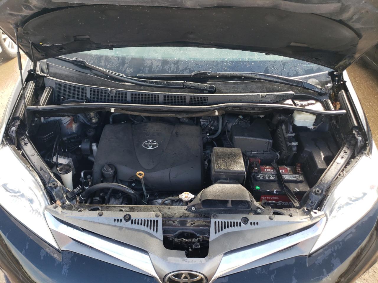 2019 Toyota Sienna - Image 12
