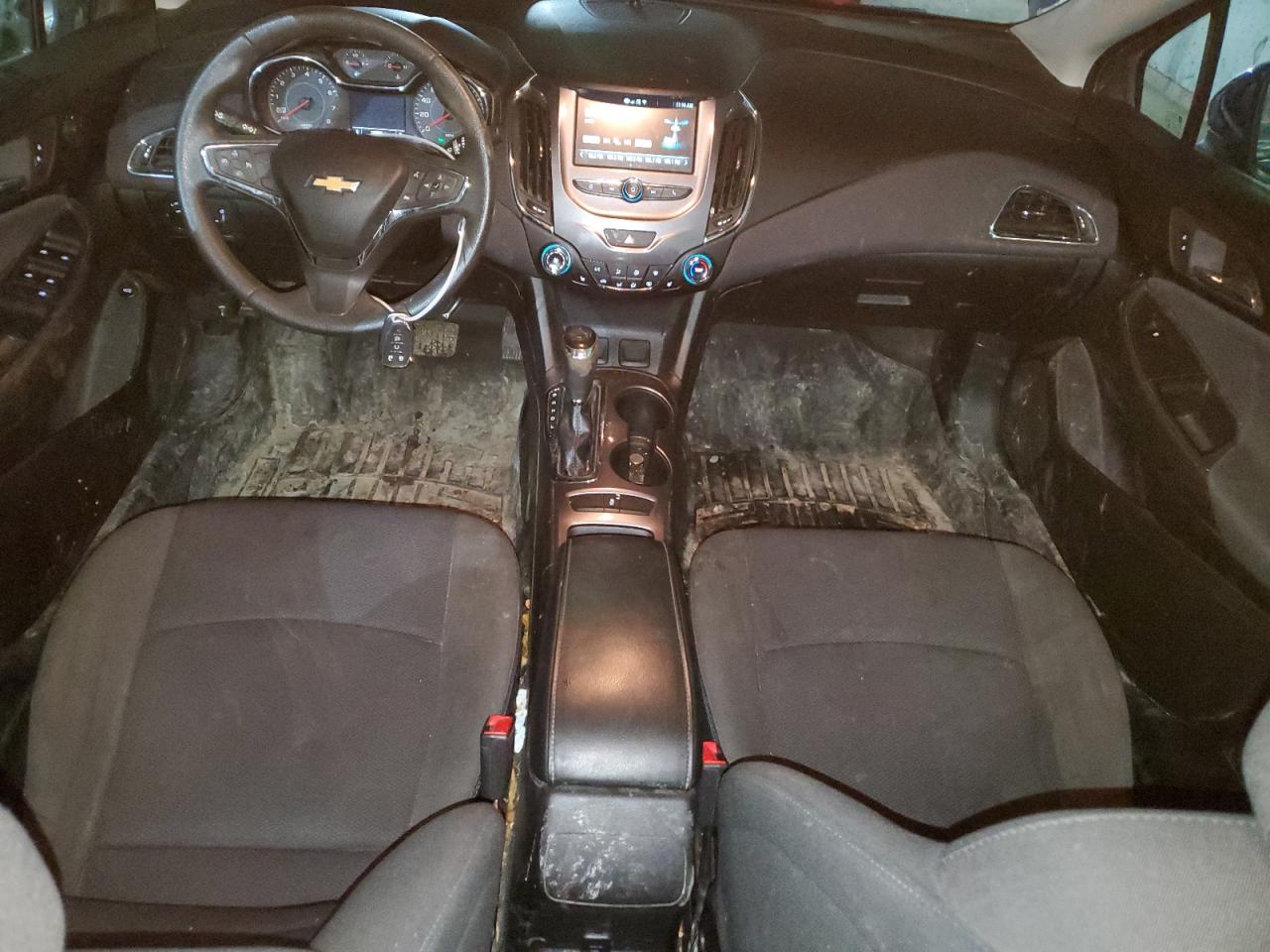 2018 Chevrolet Cruze - Image 8