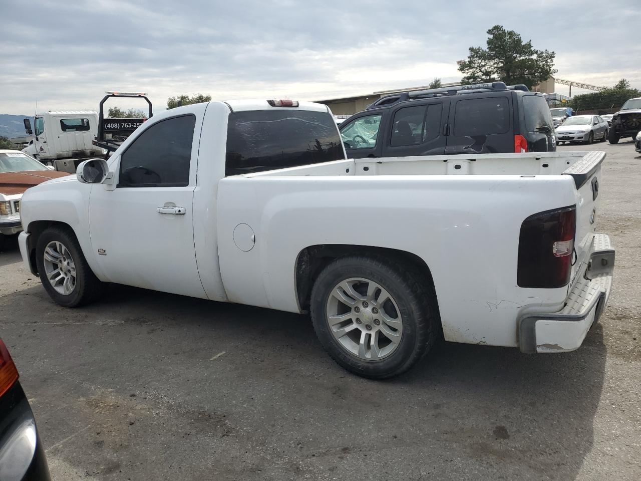 2009 Chevrolet Silverado - Image 2