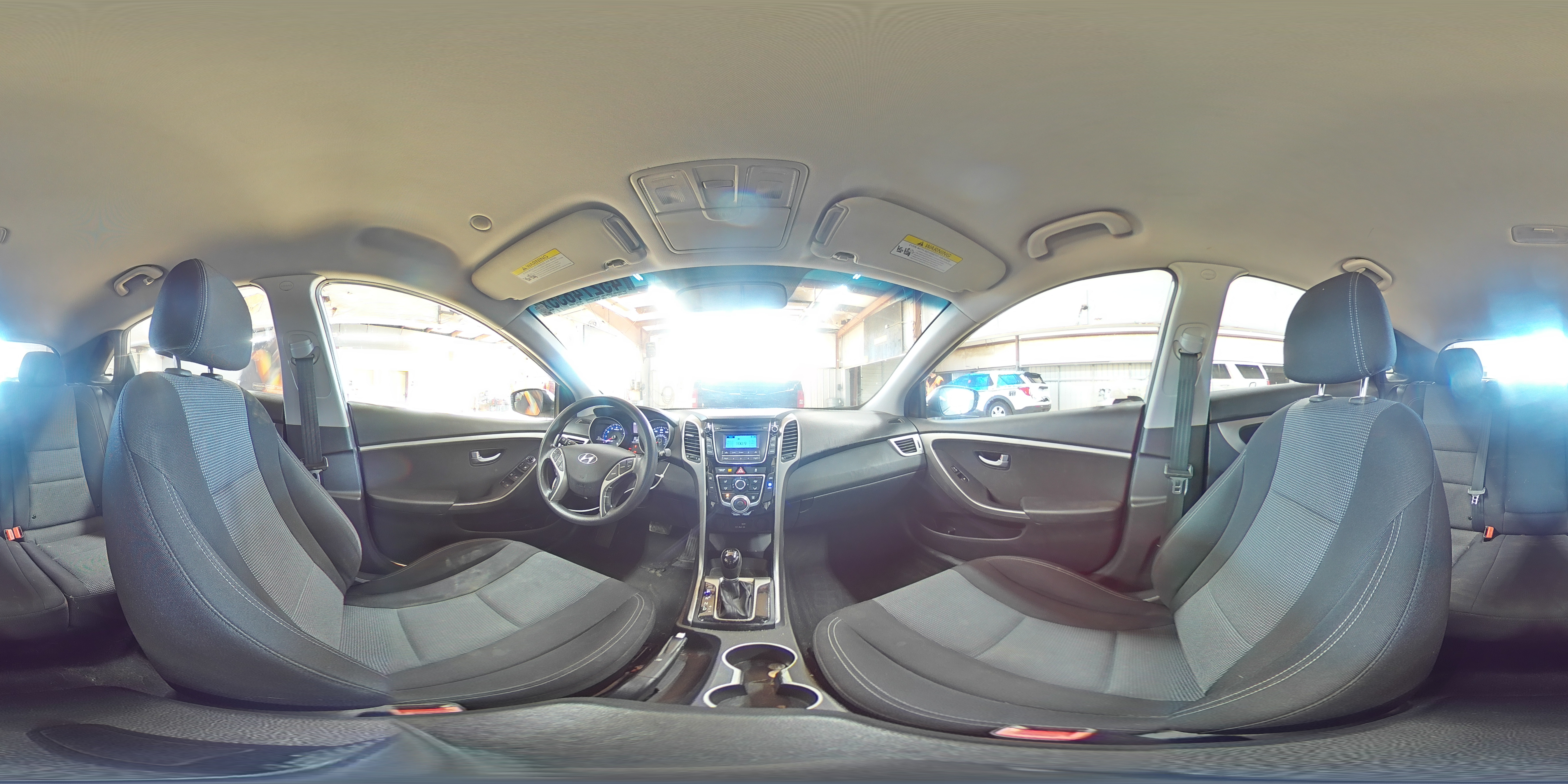2017 Hyundai Elantra - Image 12