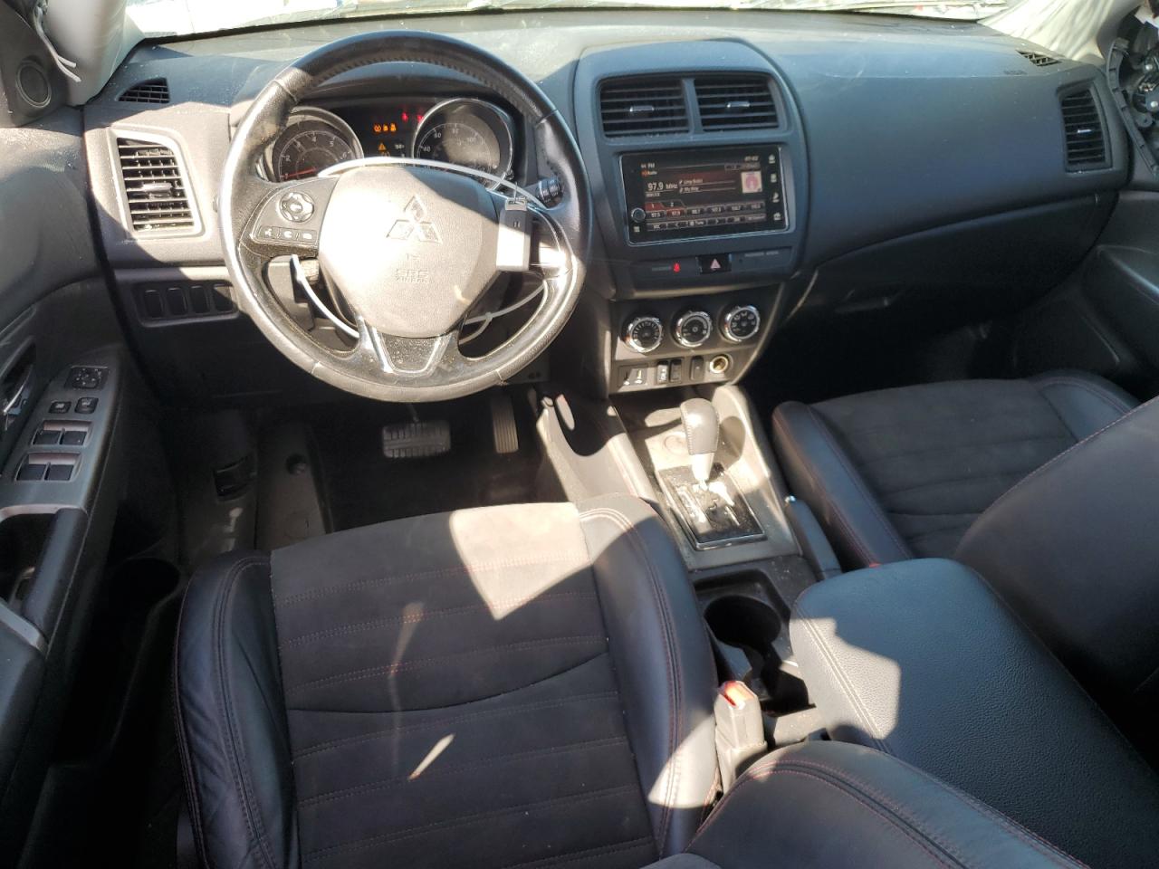 2018 Mitsubishi Outlander - Image 8