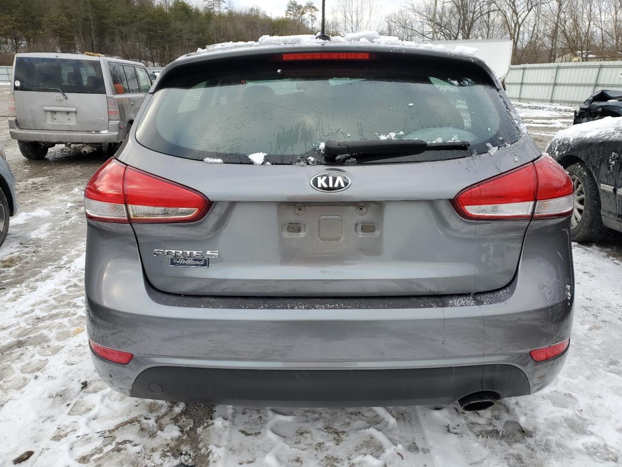 2016 Kia Forte - Image 6