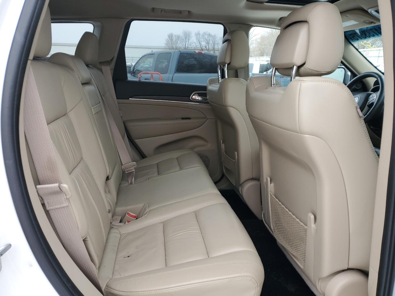 2015 Jeep Grand Cherokee - Image 12