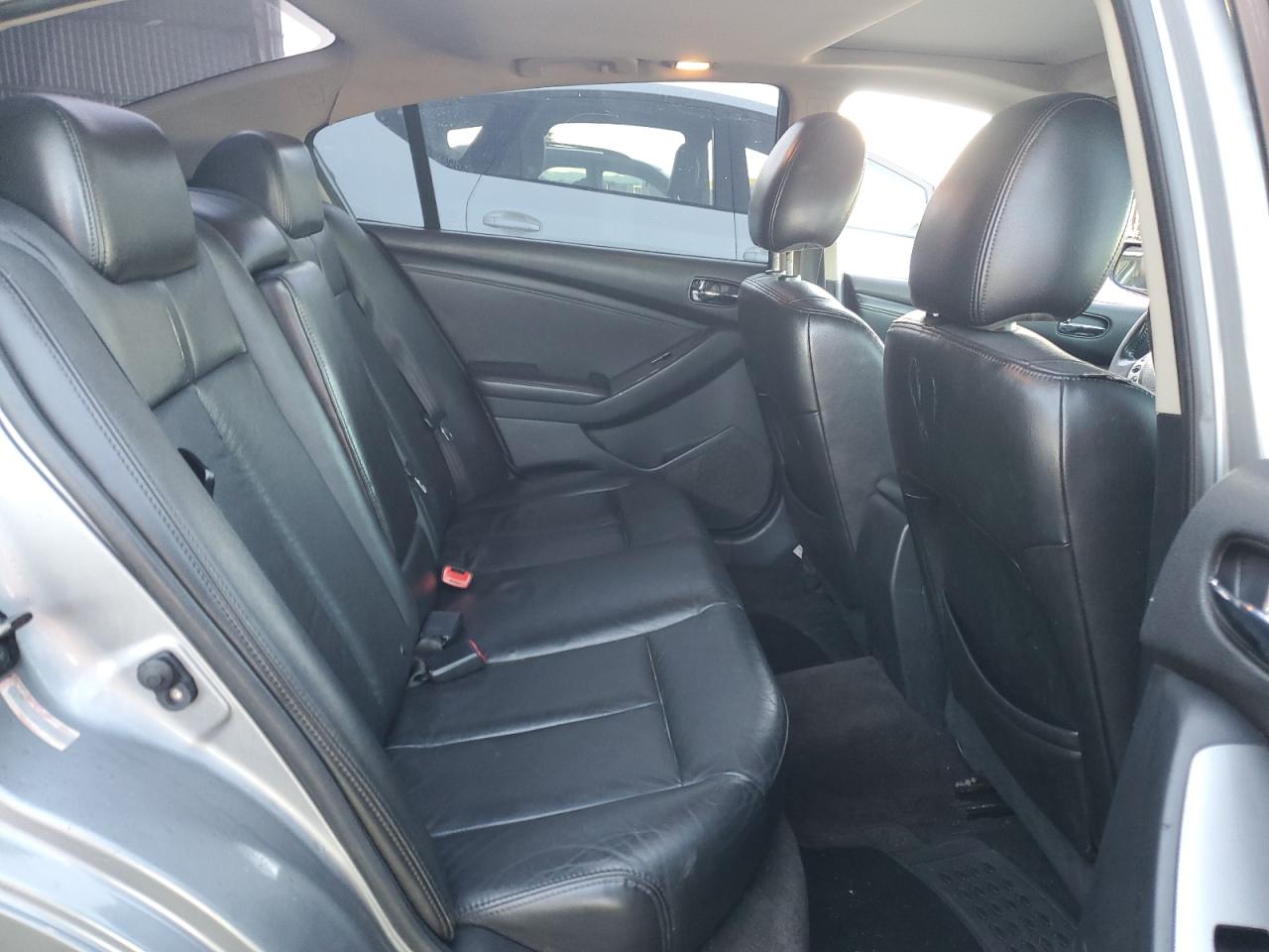 2009 Nissan Altima - Image 10