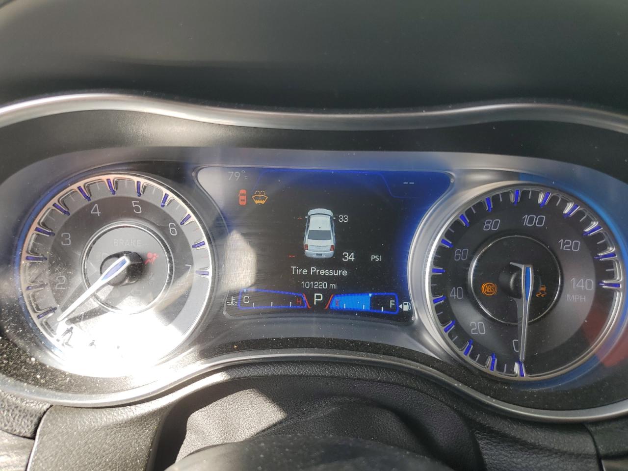 2020 Chrysler 300 - Image 9