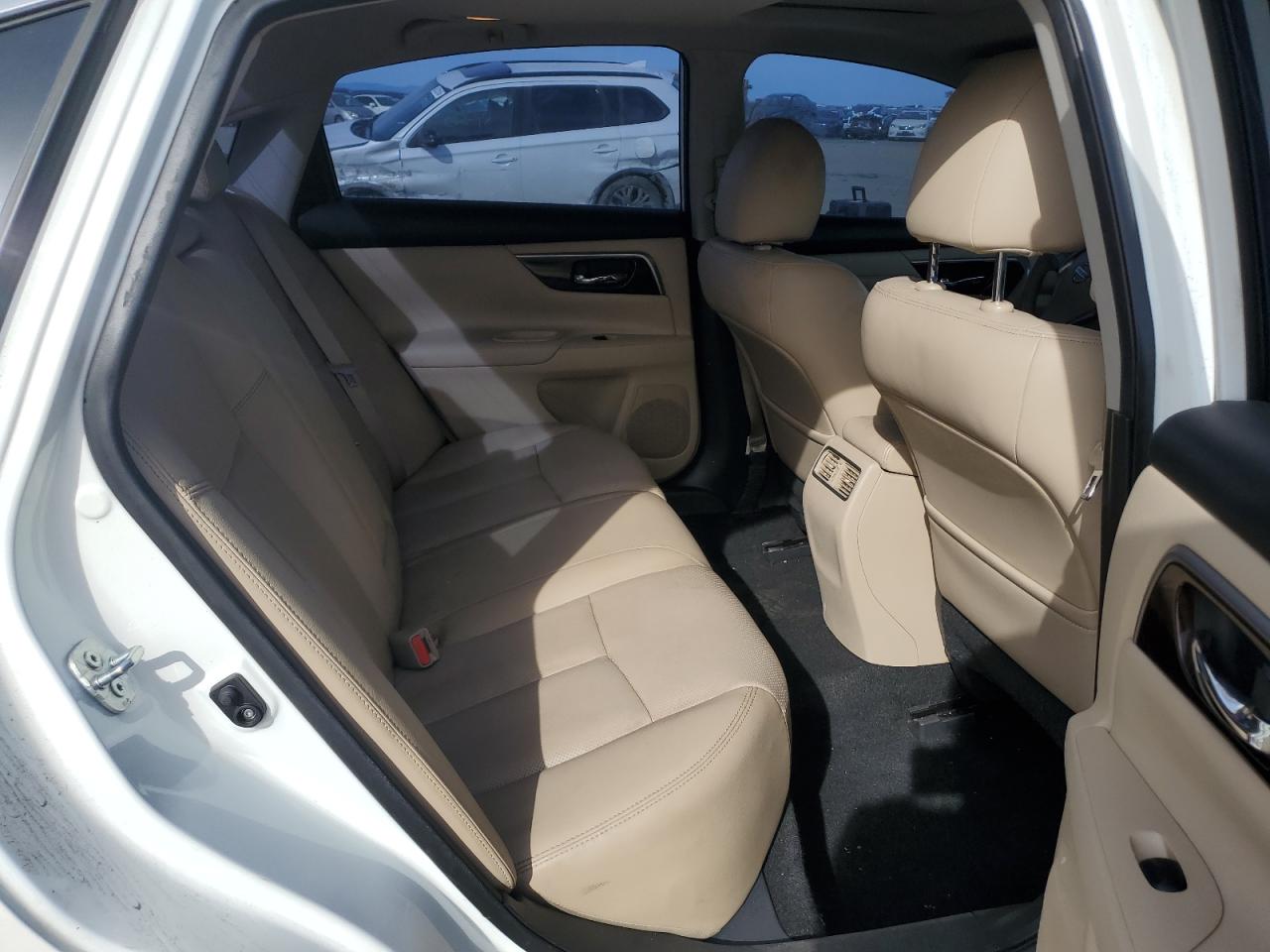 2015 Nissan Altima - Image 10