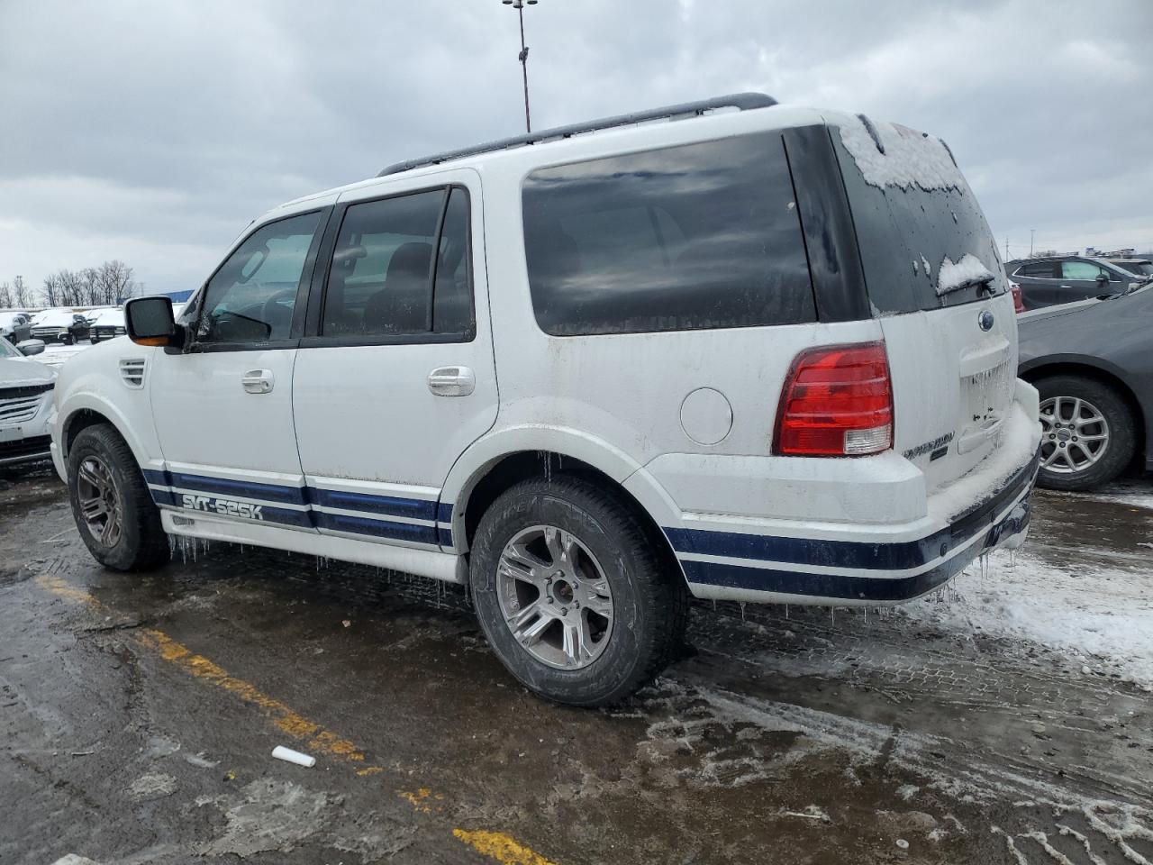 2005 Ford Expedition - Image 2