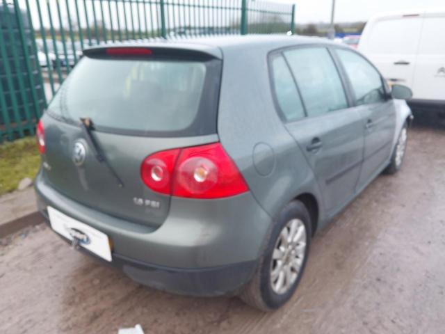 2005 VOLKSWAGEN GOLF SE AU