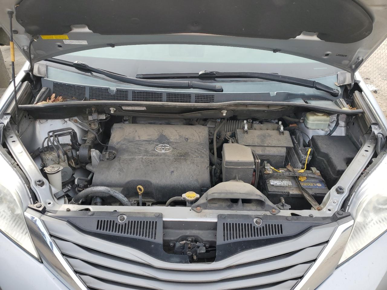 2014 Toyota Sienna - Image 12
