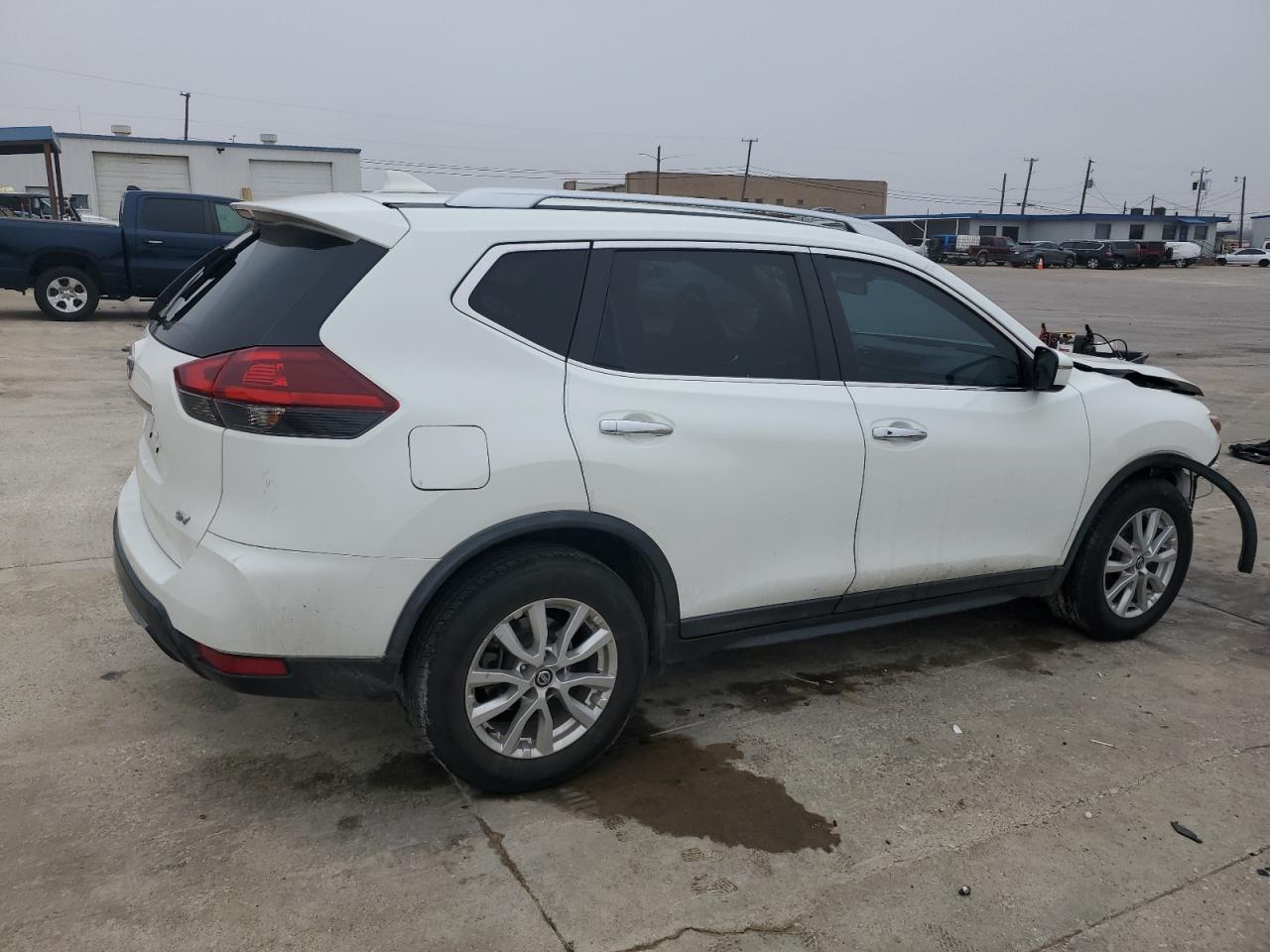 2018 Nissan Rogue - Image 3