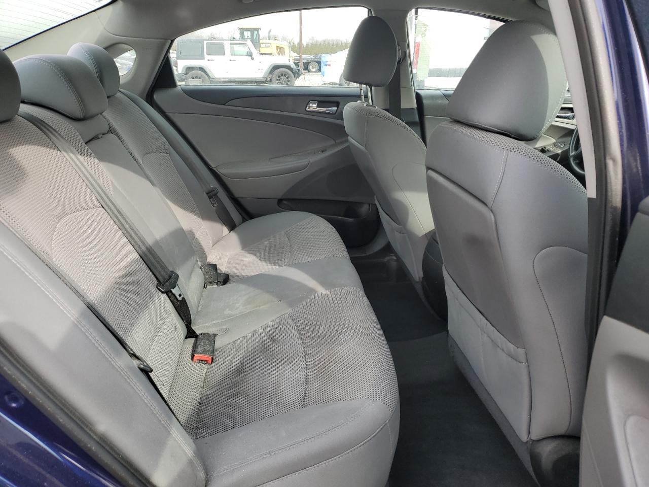 2014 Hyundai Sonata - Image 11