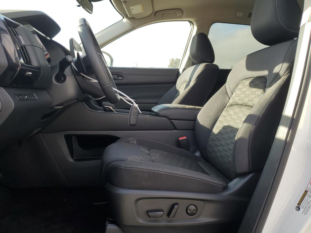 2024 Nissan Pathfinder - Image 7