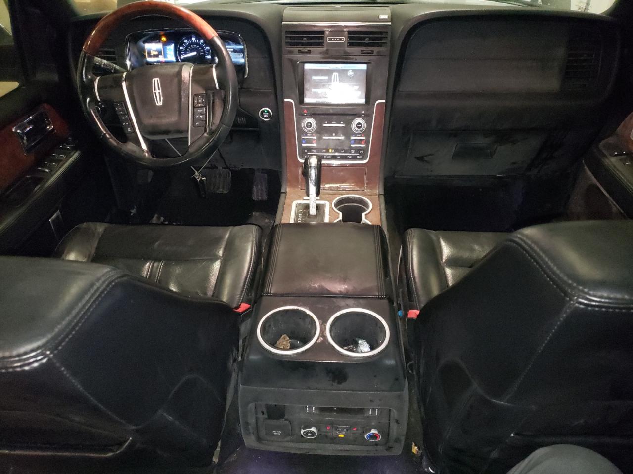 2015 Lincoln Navigator - Image 8