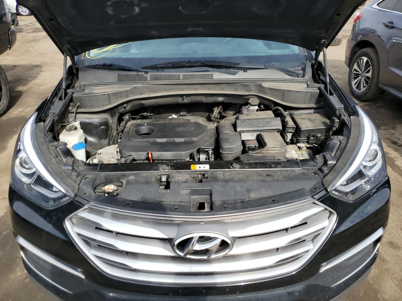 2018 Hyundai Santa Fe - Image 11