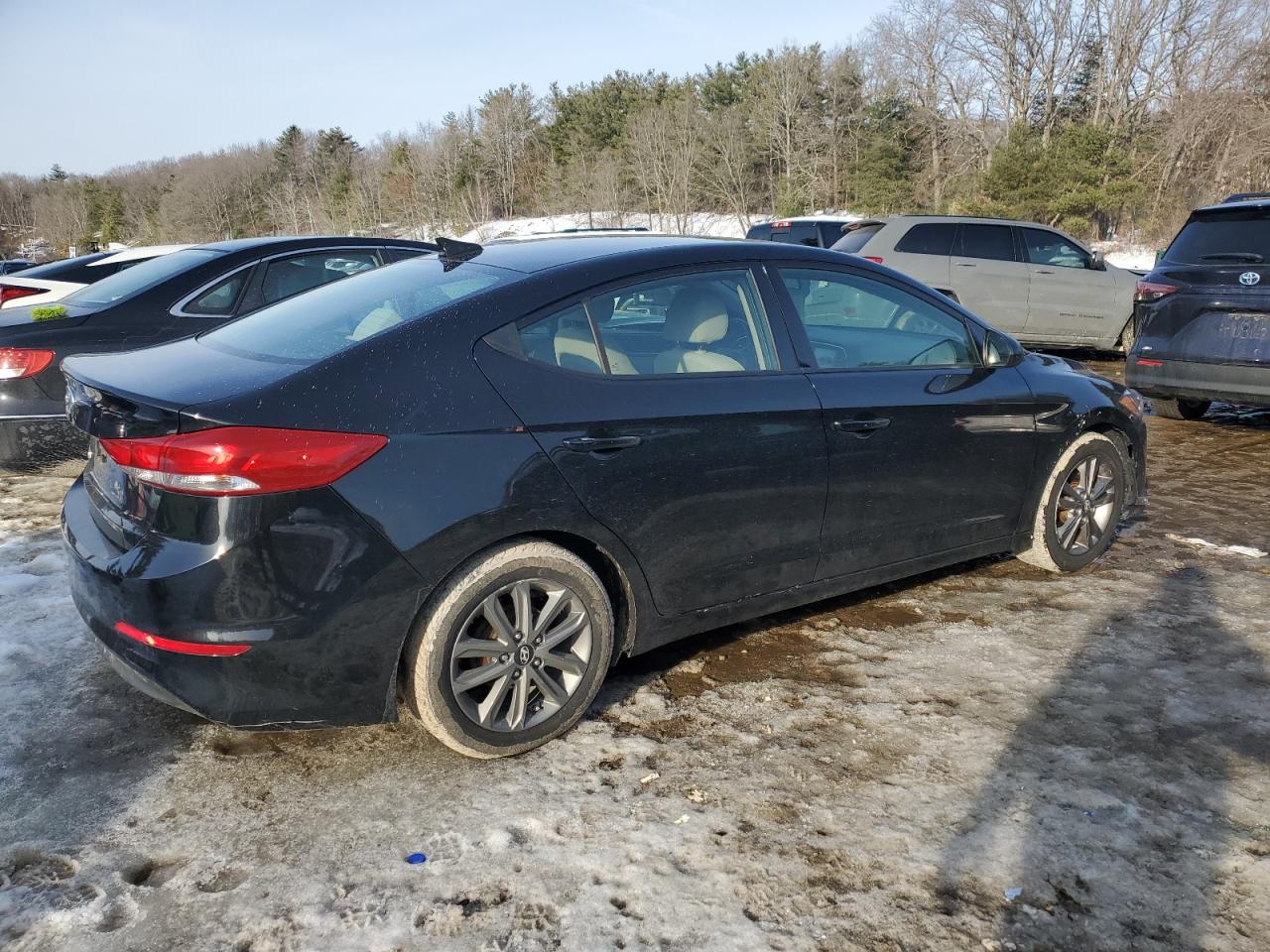2017 Hyundai Elantra - Image 3