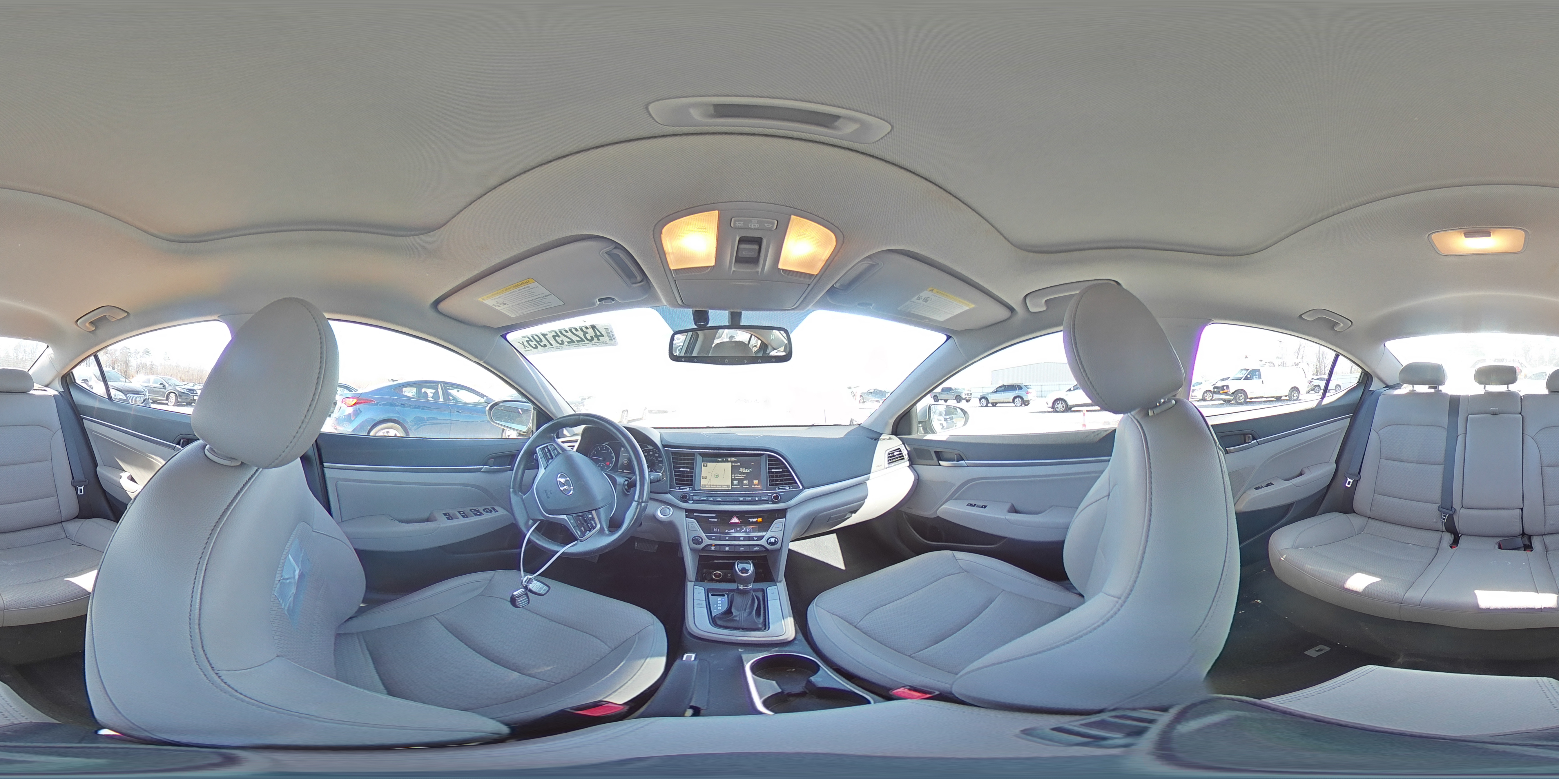 2017 Hyundai Elantra - Image 13