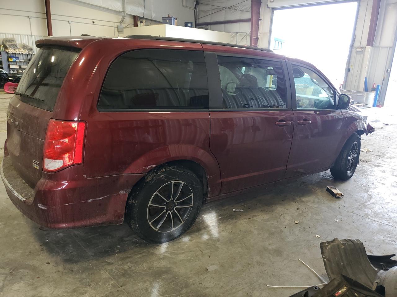 2019 Dodge Caravan - Image 3