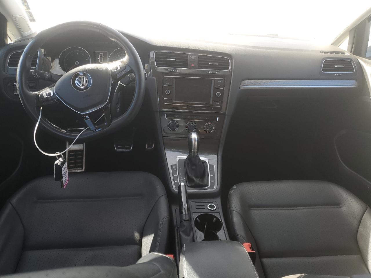 2019 Volkswagen Golf - Image 8