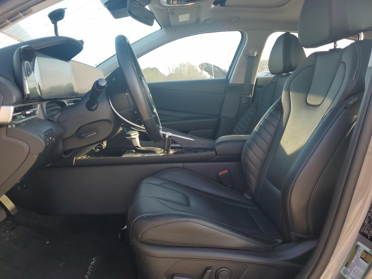 2022 Hyundai Elantra - Image 7
