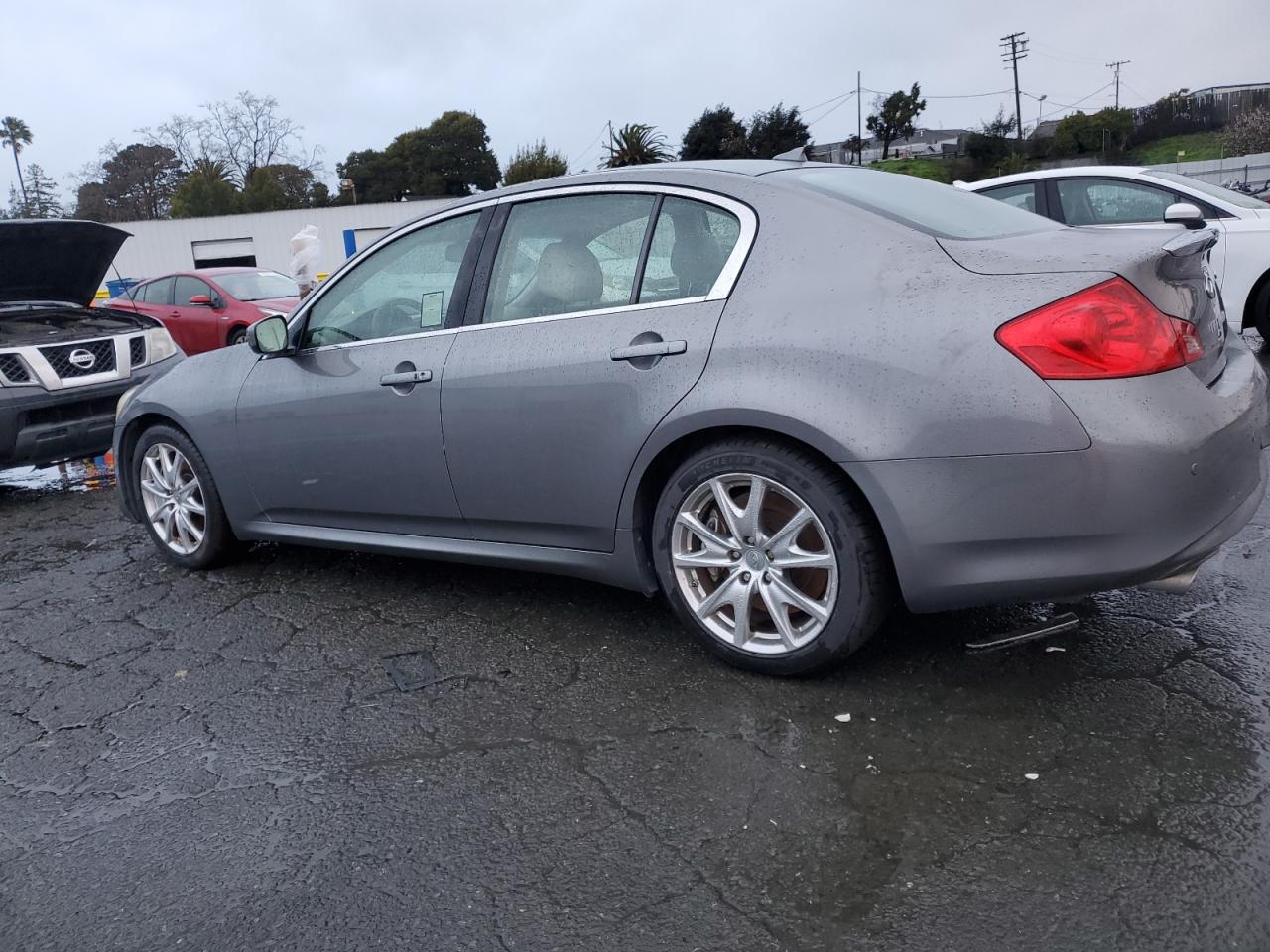 2012 Infiniti G - Image 2