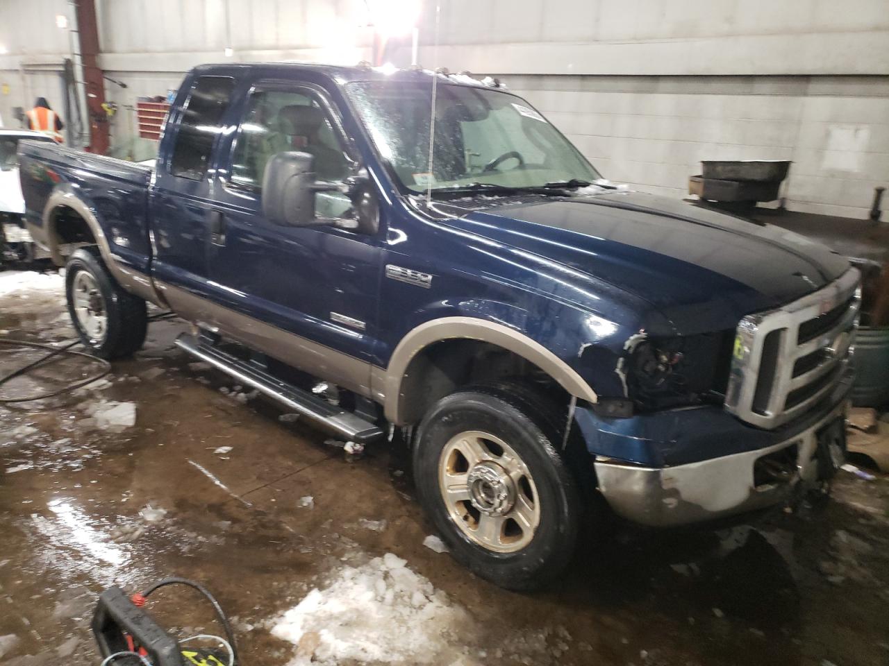 2005 Ford F350 - Image 4