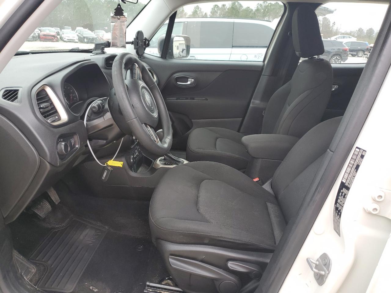 2017 Jeep Renegade - Image 7