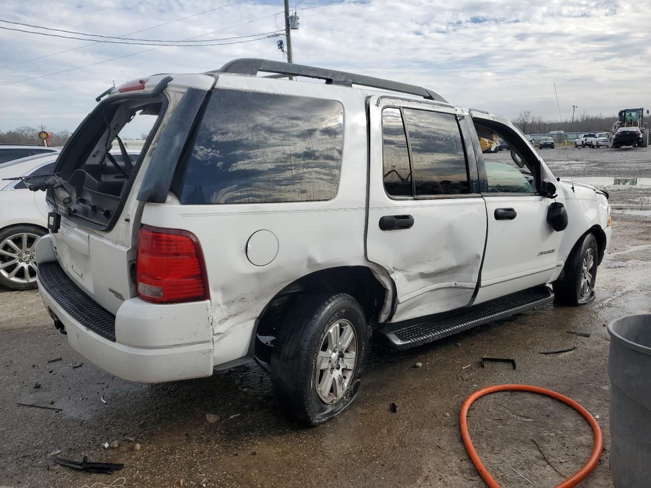 2005 Ford Explorer - Image 3