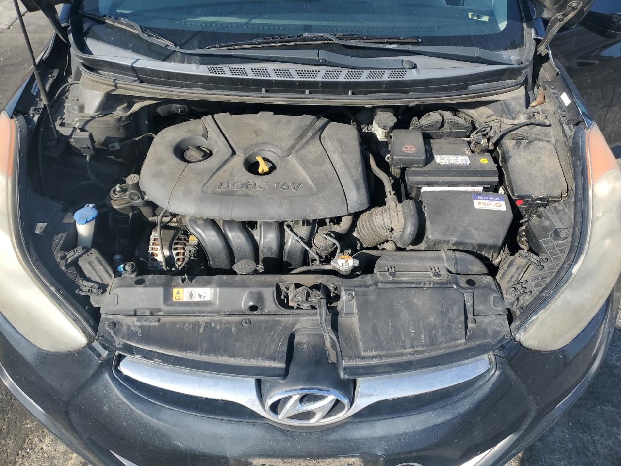 2013 Hyundai Elantra - Image 12