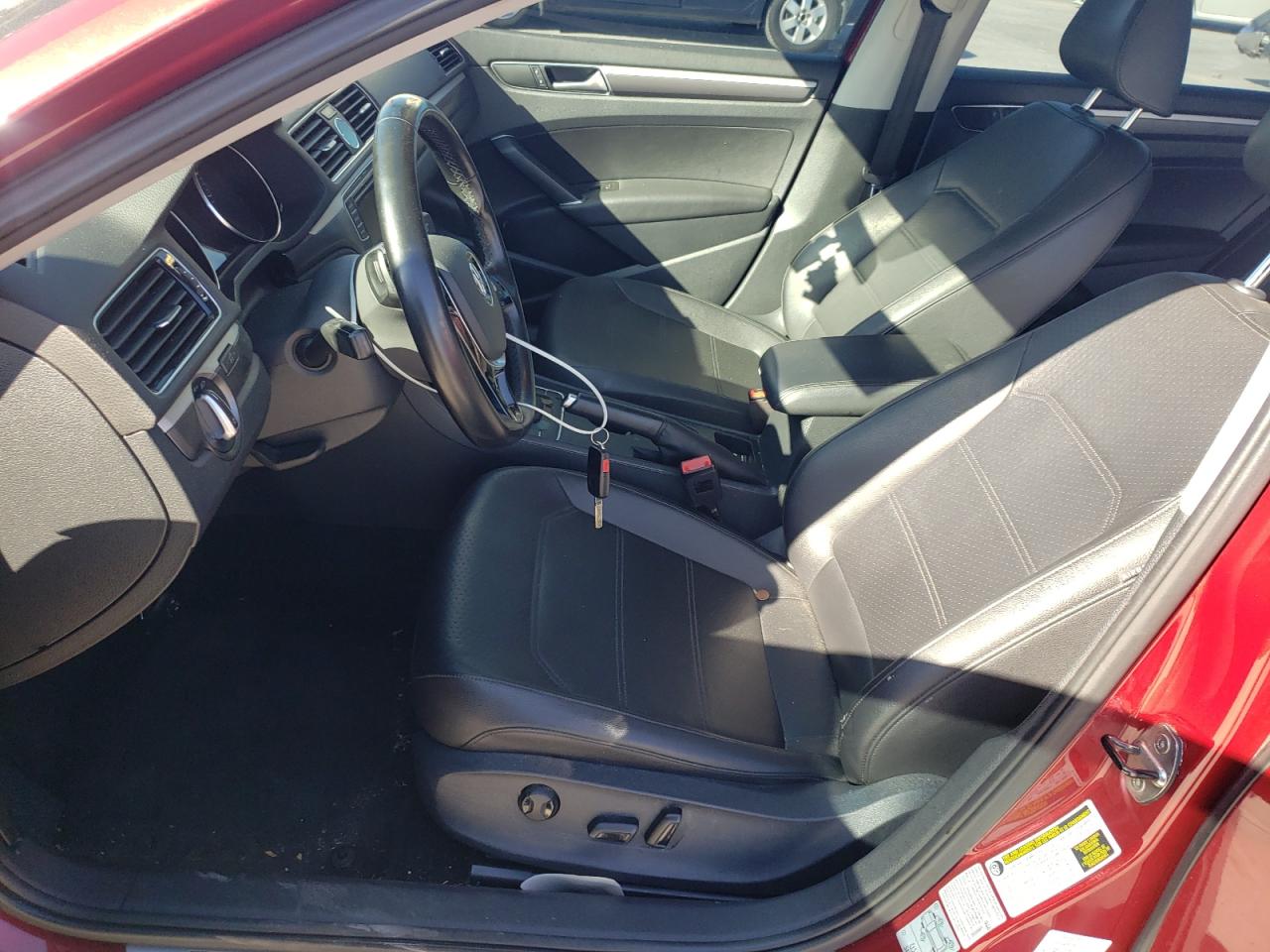 2016 Volkswagen Passat - Image 7