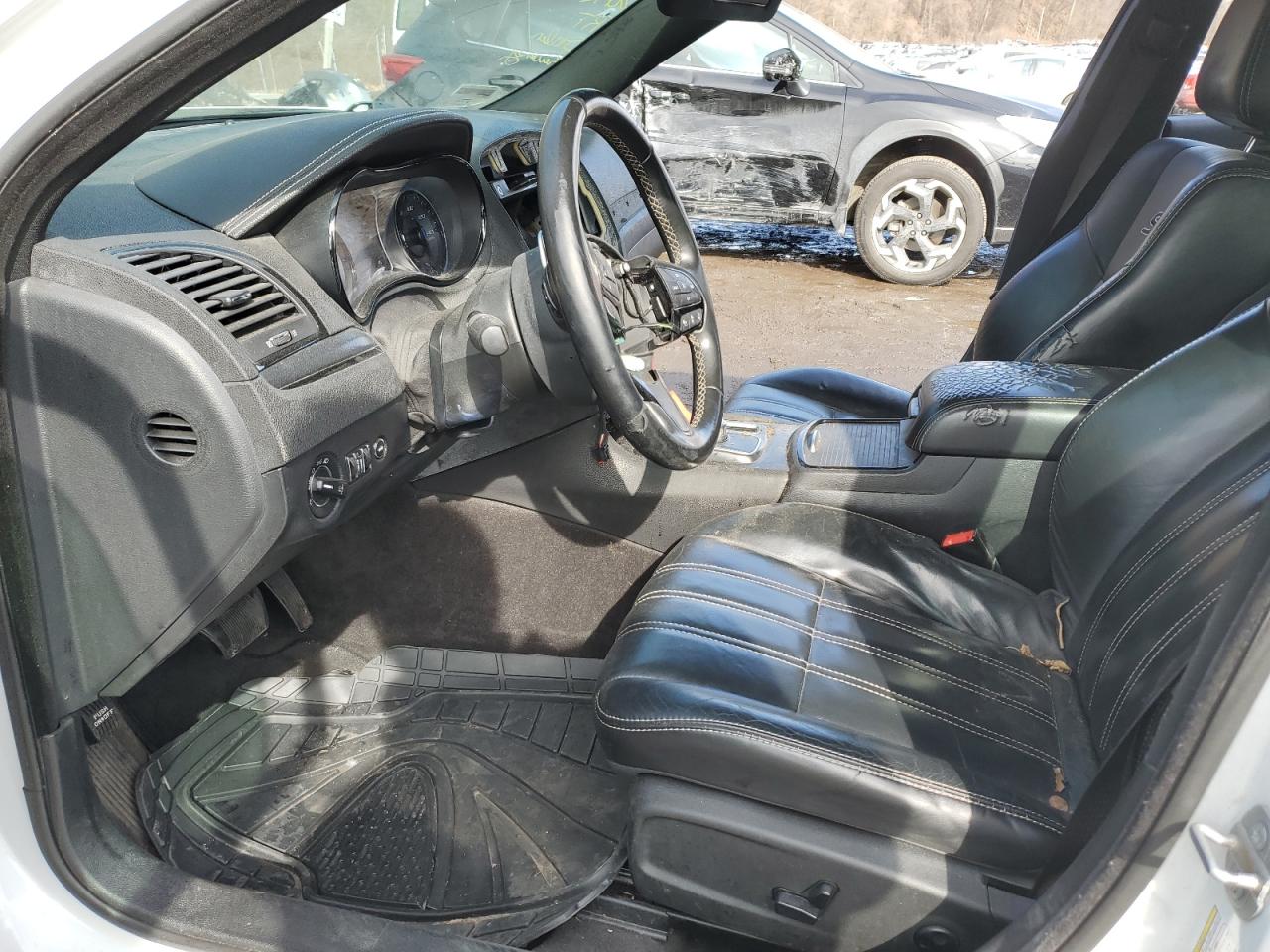 2016 Chrysler 300 - Image 7
