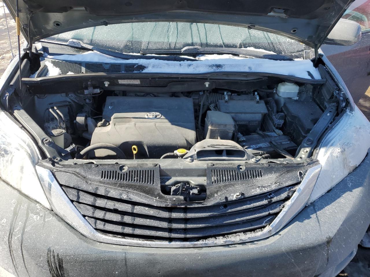 2013 Toyota Sienna - Image 12