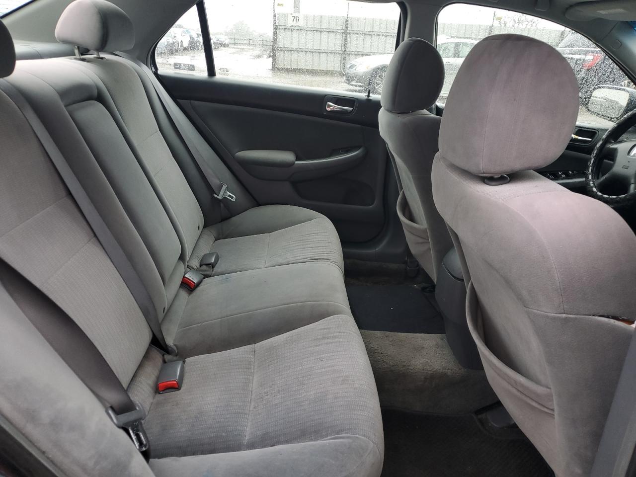 2005 Honda Accord - Image 11