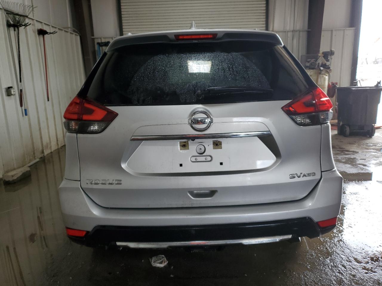 2017 Nissan Rogue - Image 6