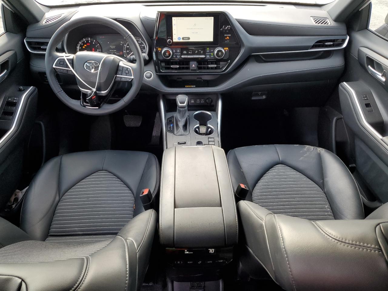 2024 Toyota Highlander - Image 8