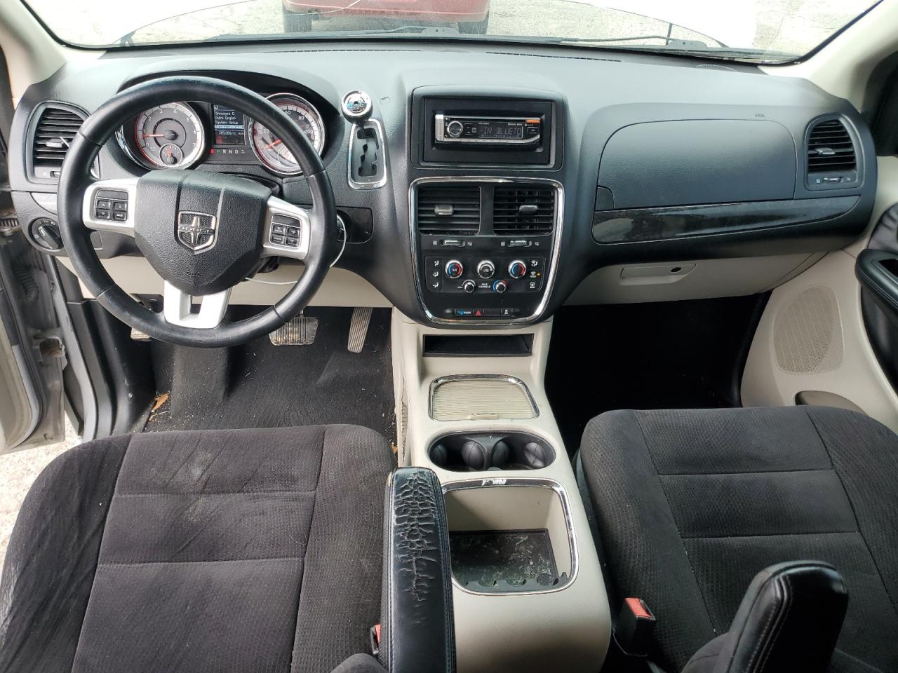 2014 Dodge Caravan - Image 8