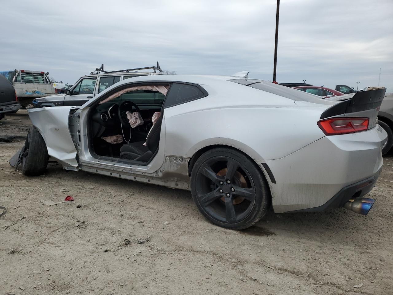 2016 Chevrolet Camaro - Image 2